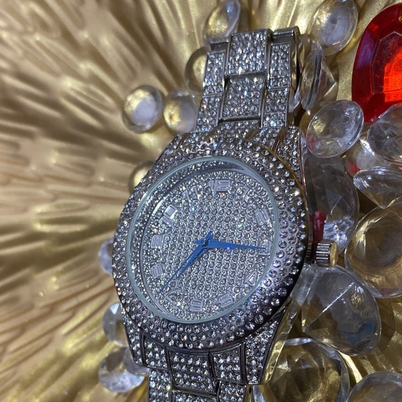 Handbags - Silver heavyweight resizable link brilliant lab ice stones